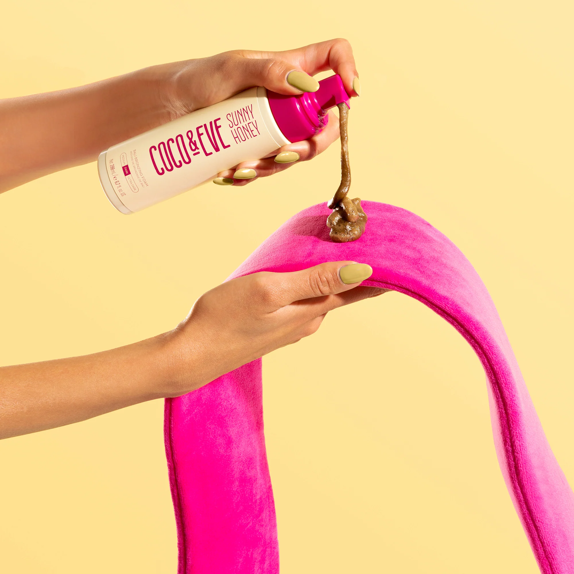Coco & Eve Sunny Honey Back Tan Applicator - Image 2