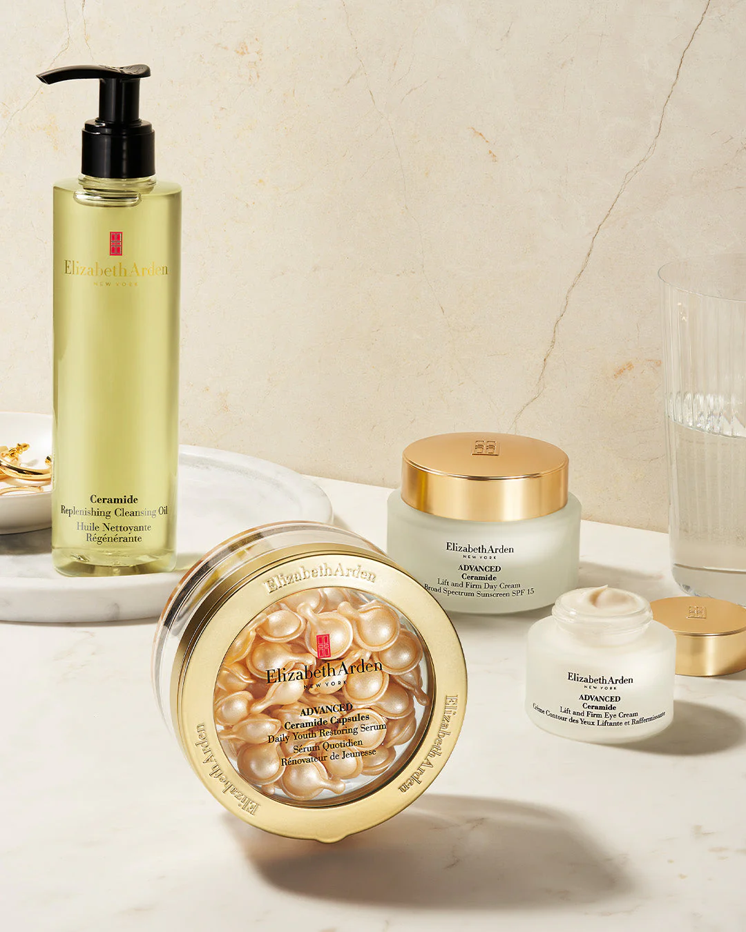 Elizabeth Arden Ceramide Replenishing Cleansing Oil 195ml - Image 3