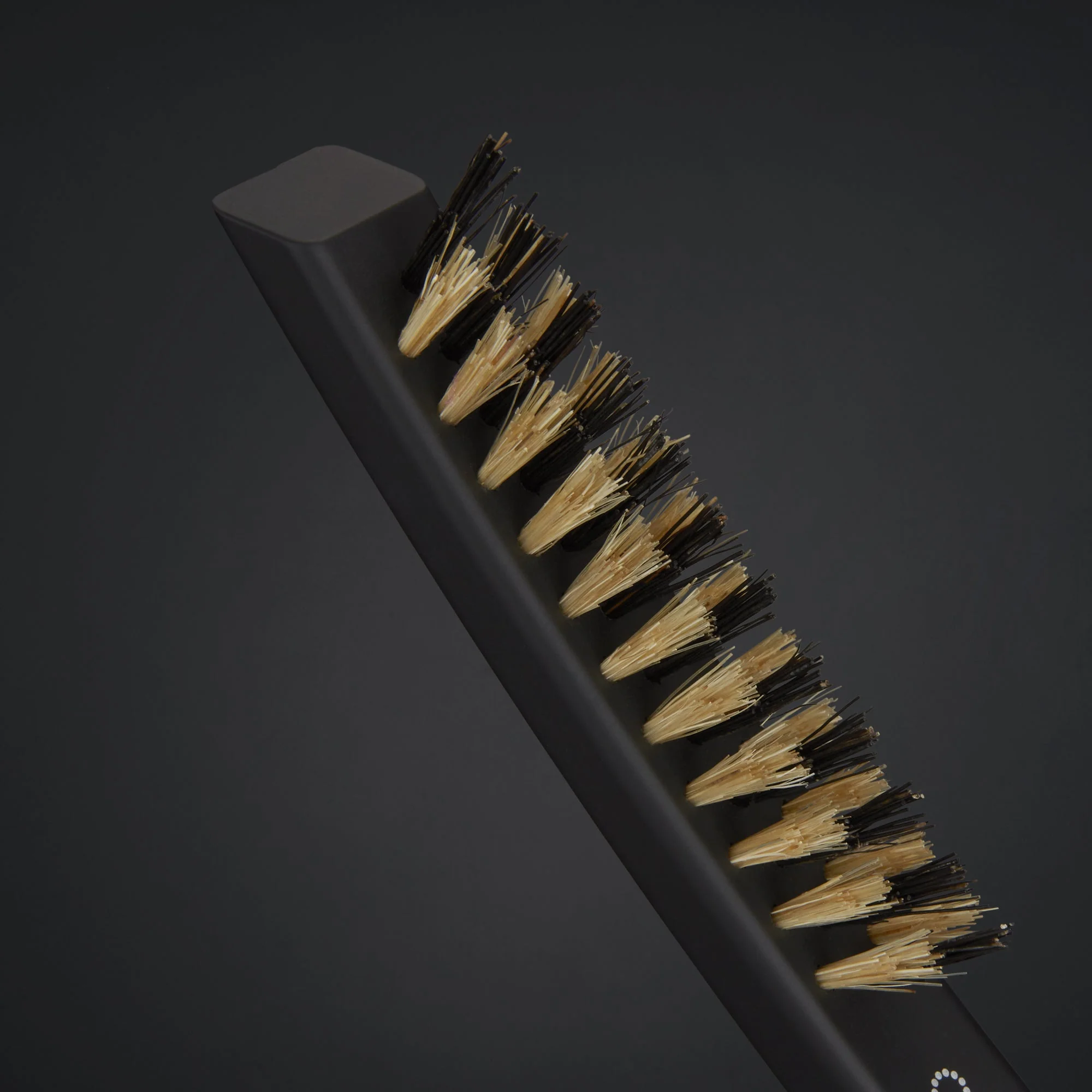 ghd Narrow Dressing Brush - Image 2