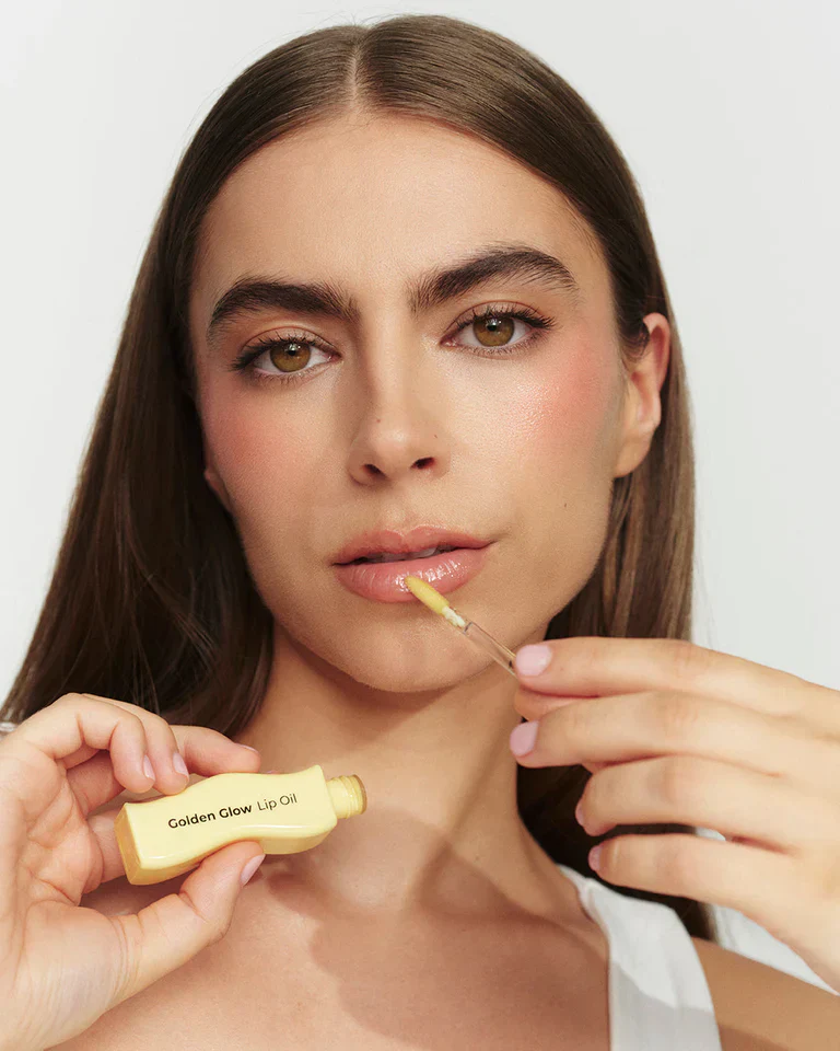 MCoBeauty Golden Glow Lip Oil 17ml - Image 5