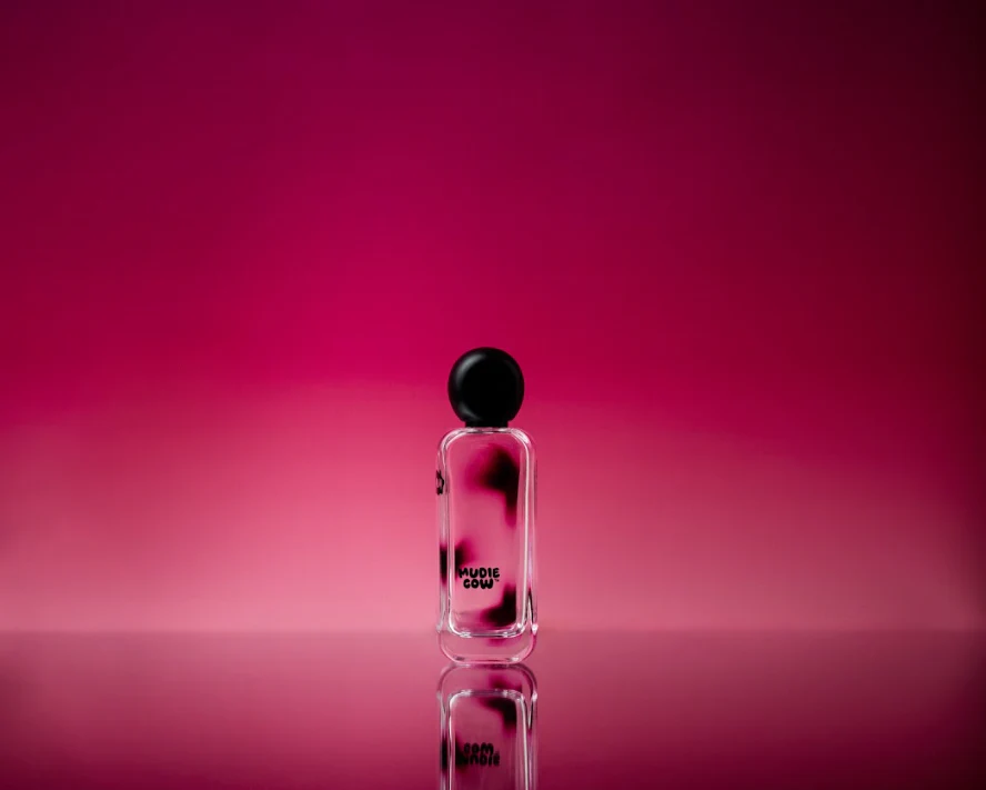 Mudie Cow Flat to Flirty Pink 100ml - Image 3