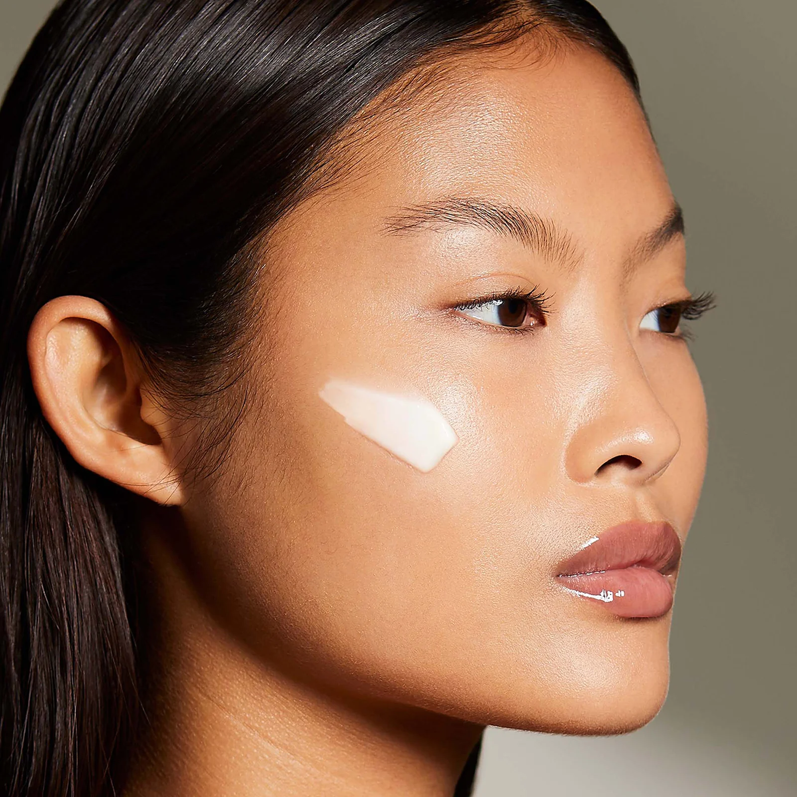 MZ SKIN Light Moisturiser 50ml - Image 3